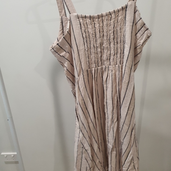 Dress size 14 - Picture 3 of 4